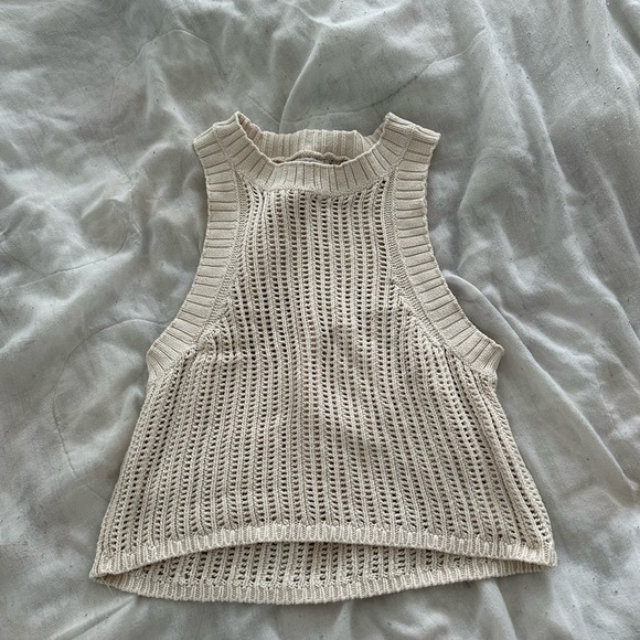 URBAN OUTFITTERS CROCHET TOP - Picture 1 of 3